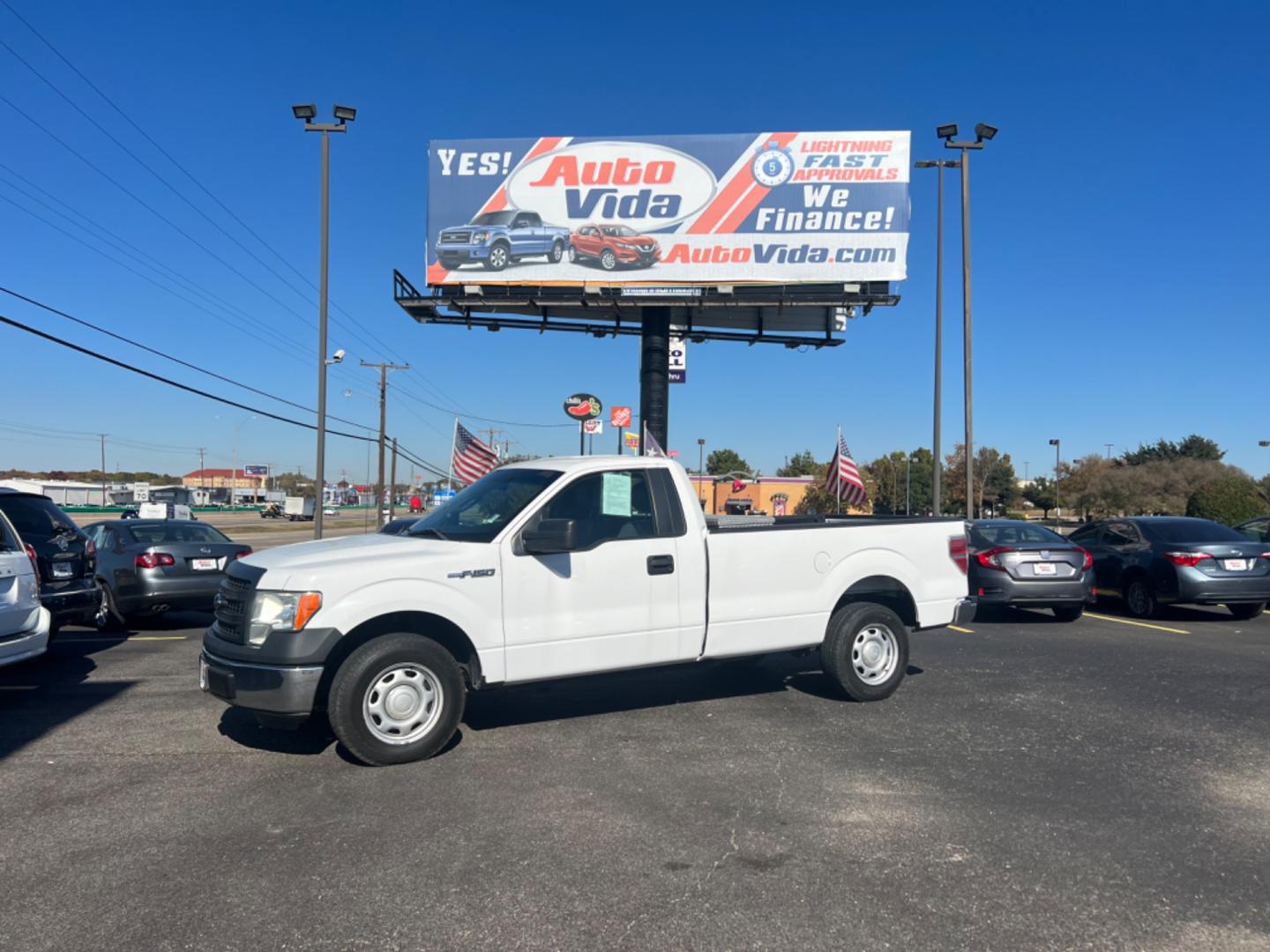 2014 WHITE Ford F-150 XLT 8-ft. Bed 2WD (1FTNF1CF6EK) with an 5.0L V8 OHV 16V engine, 6-Speed Automatic transmission, located at 420 I-35E, Lancaster, TX, 75146, (469) 297-4144, 32.593929, -96.823685 - Photo#0